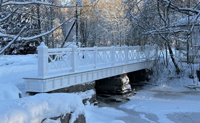 Мост через реку Ершиху с установленной линией ограждения